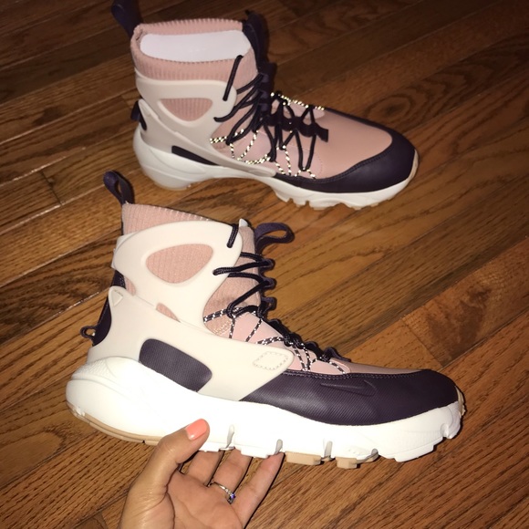 New Size 9.5 Nike Air Footscape Mid Sock Sneakers - Picture 2 of 5